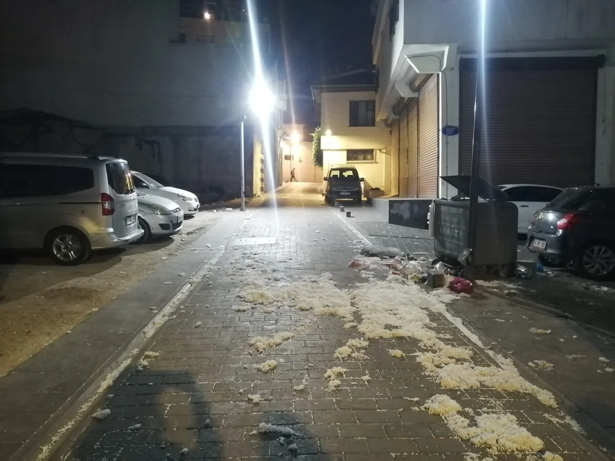 Gaziantep'te Sokaklar Çöp Deryasına Döndü!
