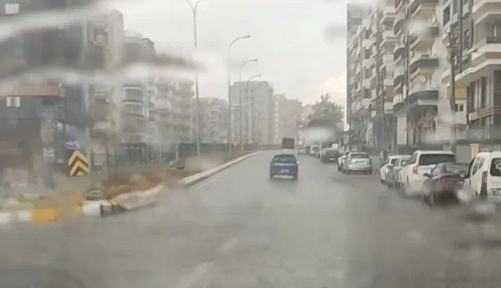 Şanlıurfa’da Aniden Bastıran Yağmur Korku ve Heyecan Yarattı