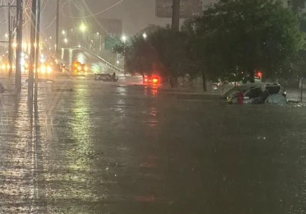 Meksika’nın Monterrey Kentinde Şiddetli Yağışlar Sel Felaketine Yol Açtı