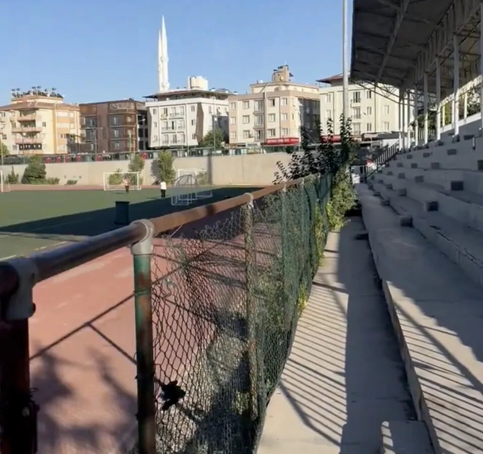 Gaziantep Üniversitesi Antrenörleri Sahadan Kovdu