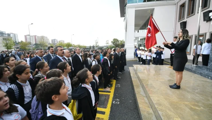 Okullarda Ders Saatleri Değişiyor: Yeni Düzenlemeye Valilikler Karar Verecek