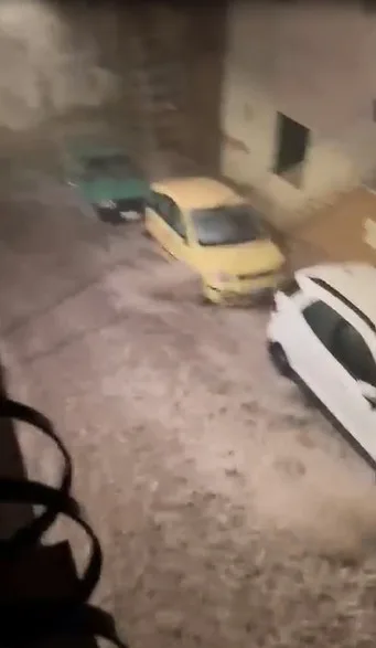 İtalya’nın Ischia Adası’nı Vuran Şiddetli Yağmur Felaketi: Aşırı Yağışlar Sel ve Yıkıma Neden Oldu