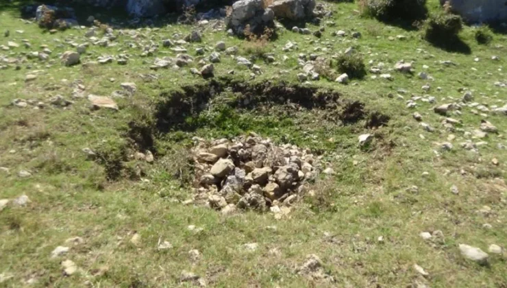 2 Bin Yıllık Anıt Defineciler Tarafından Yok Edildi