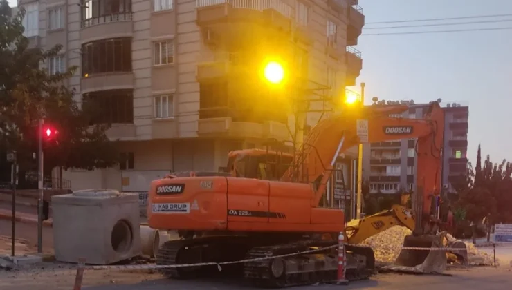Şanlıurfa’da Elektrik ve Altyapı Çalışmaları Trafiği Felç Etti: Vatandaşlar Gergin