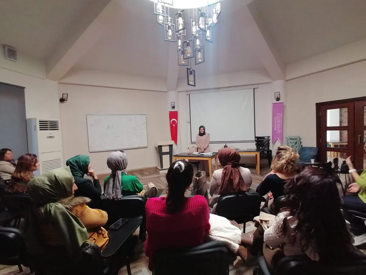 GAÜN’de Kadınlara Yönelik “Kendi Benliğimizi Keşfetme ve Değer Duygusu” Semineri