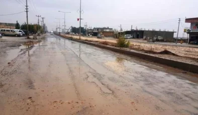 Şanlıurfa’da Yağmur Hayatı Olumsuz Etkiledi: Elektrikler Kesildi, Trafik Durma Noktasına Geldi