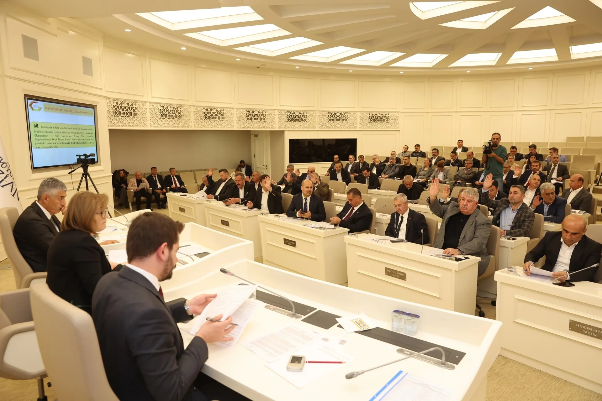 BÜYÜKŞEHİR BELEDİYE MECLİSİ TOPLANDI (3)