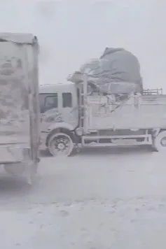 Bu Şehirler Kar Altında Kaldı: Araçlar Kara Gömüldü