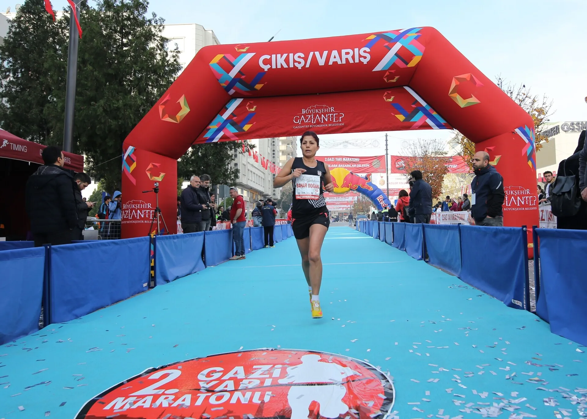 GAZİ YARI MARATONU BAŞLIYOR (1)