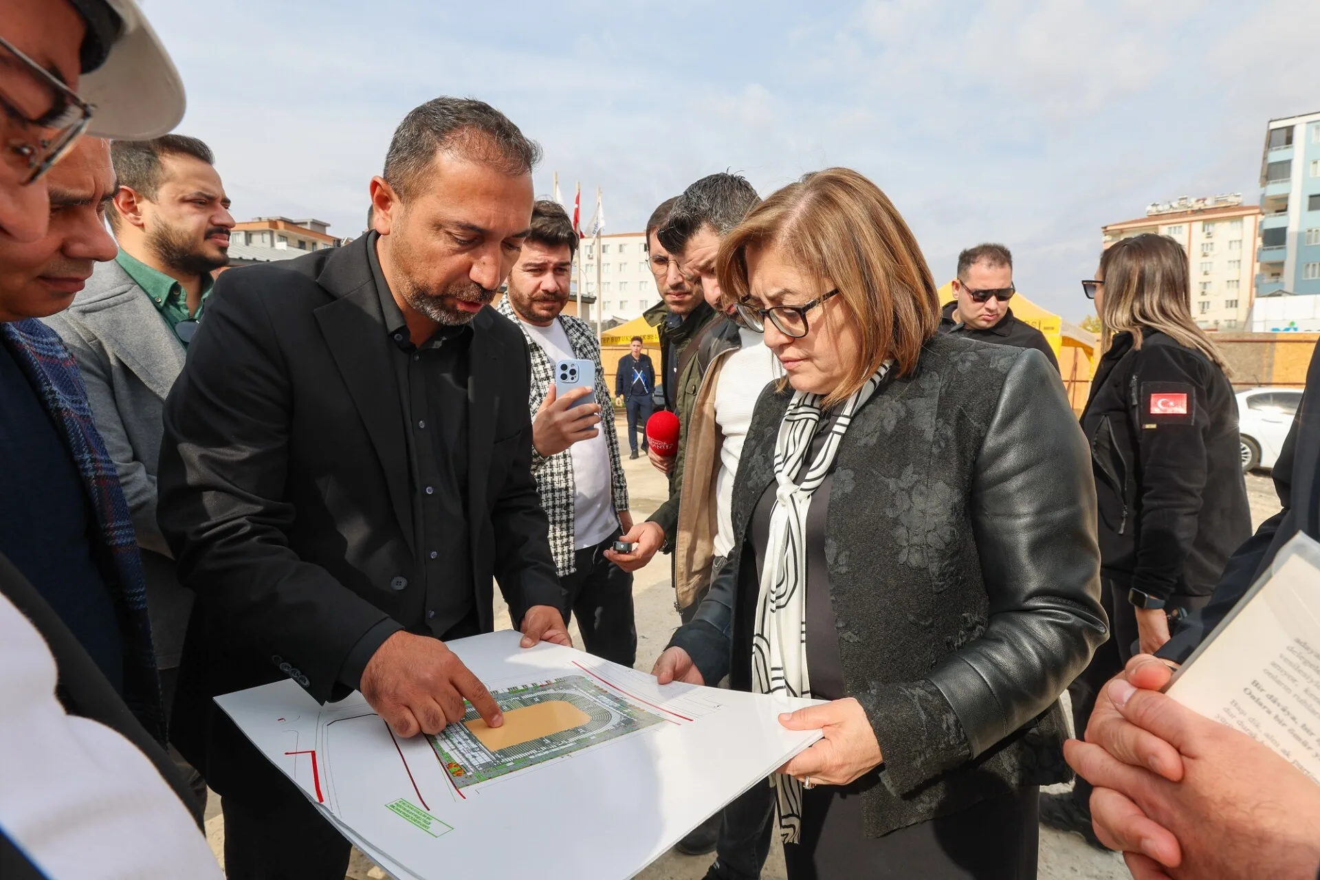GAZİANTEP BÜYÜKŞEHİR, ULUSLARARASI MÜSABAKALARA UYGUN YENİ SPOR SALONUNUN İNŞASINA DEVAM EDİYOR (1)