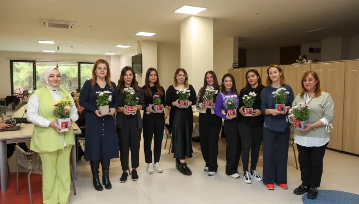 Gaziantep’te Öğretmenler Günü Çiçeklerle Kutlandı