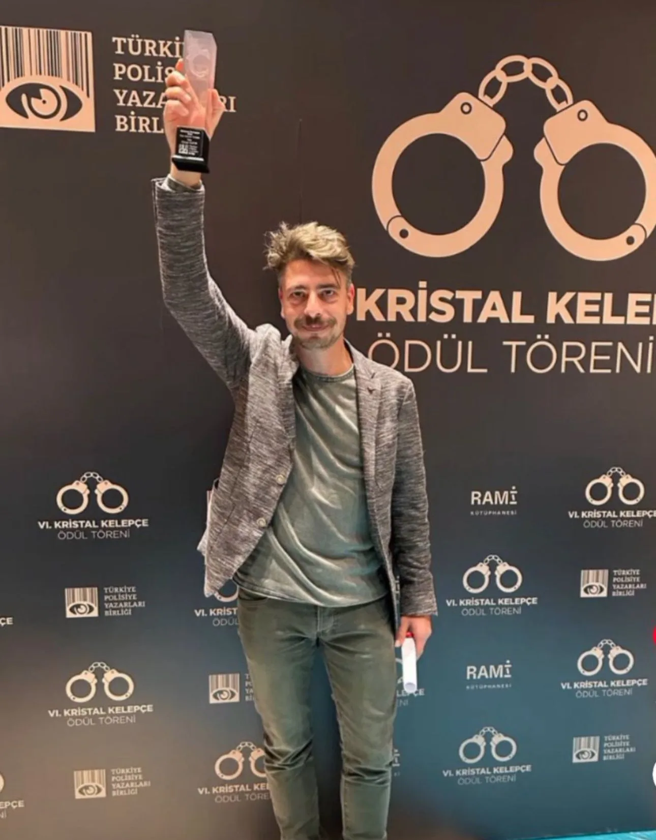 Kristal Kelepçe Ödülleri: ‘Yılın Polisiye Romanı Ödülü’ Günay Gafur’un oldu