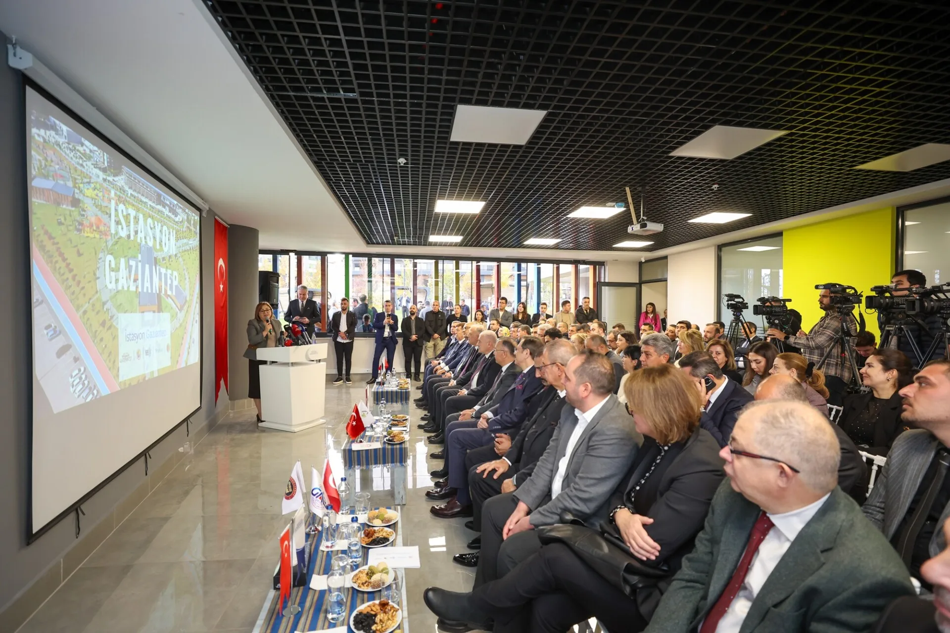 HİSARCIKLIOĞLU’NUN KATILIMIYLA İSTASYON GAZİANTEP’İN RESMİ AÇILIŞI YAPILDI (6)