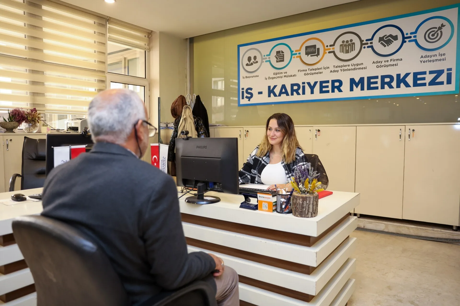 İŞ ARAYAN VE KARİYER PLANI YAPAN GENÇLERE GAZİANTEP BÜYÜKŞEHİR DESTEK OLUYOR! (2)