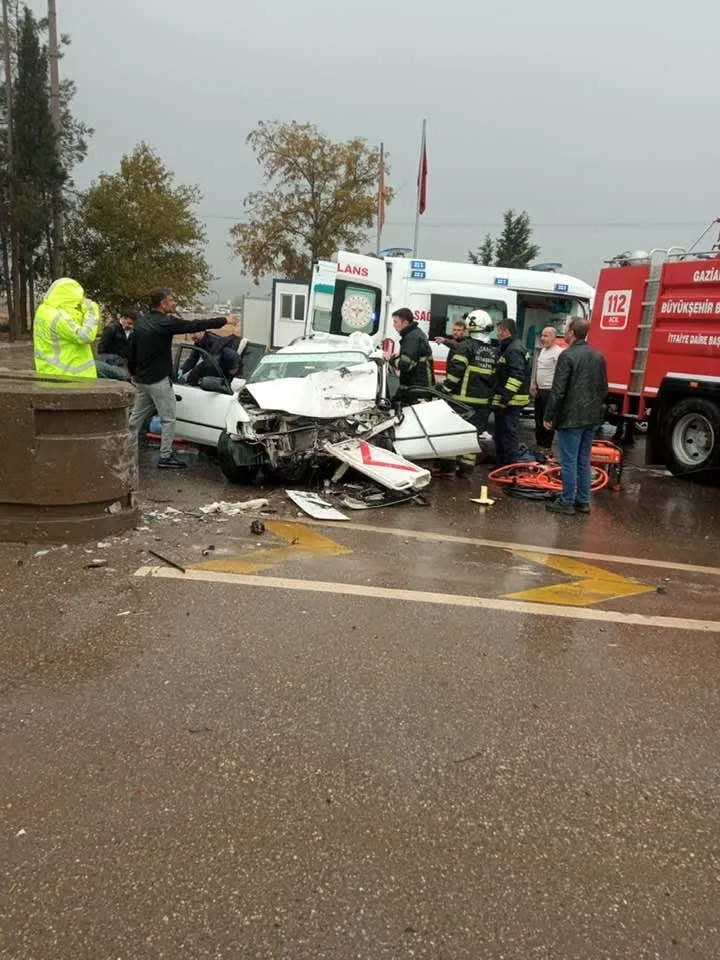 Son Dakika: Nurdağı Otoban Girişinde Feci Kaza! 1 Ağır Yaralı, 2 Yaralı