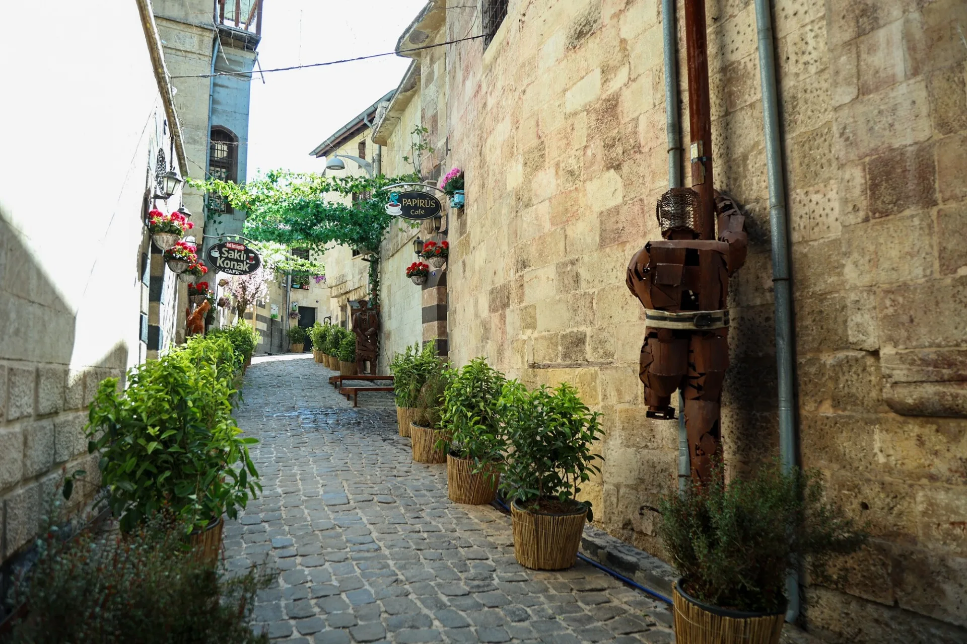 GAZİANTEP’İN TARİHİ BEY MAHALLESİ TURİZME KAZANDIRILDI (4)