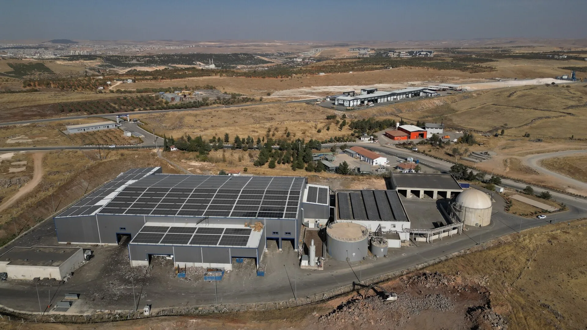 GAZİANTEP’TE ÇÖPTEN ENERJİ ÜRETEN TESİS HEM ELEKTRİK HEM ISI ENERJİSİ SAĞLIYOR (3)