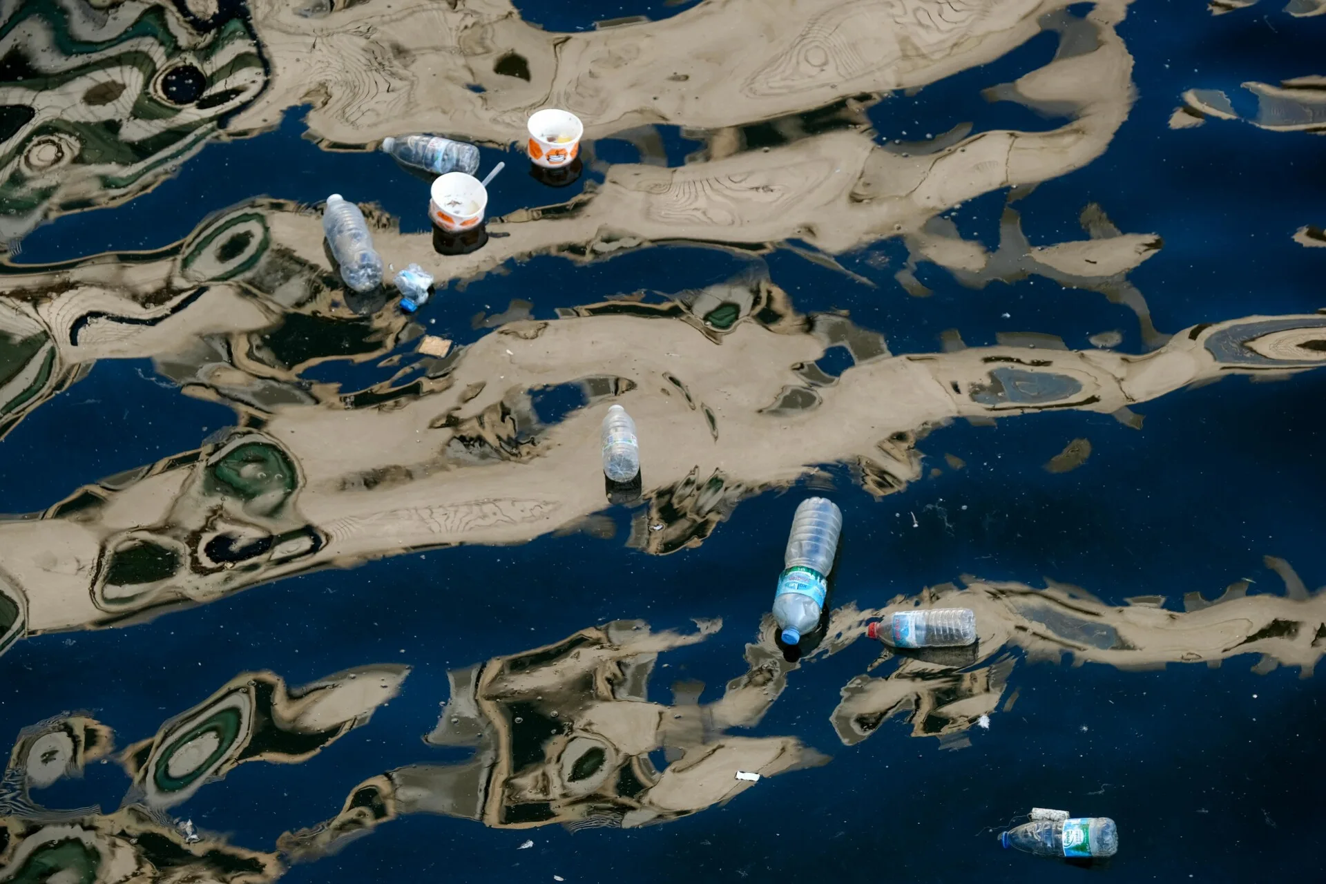 Her Dakika Okyanuslara Bir Çöp Kamyonu Plastik Atılıyor
