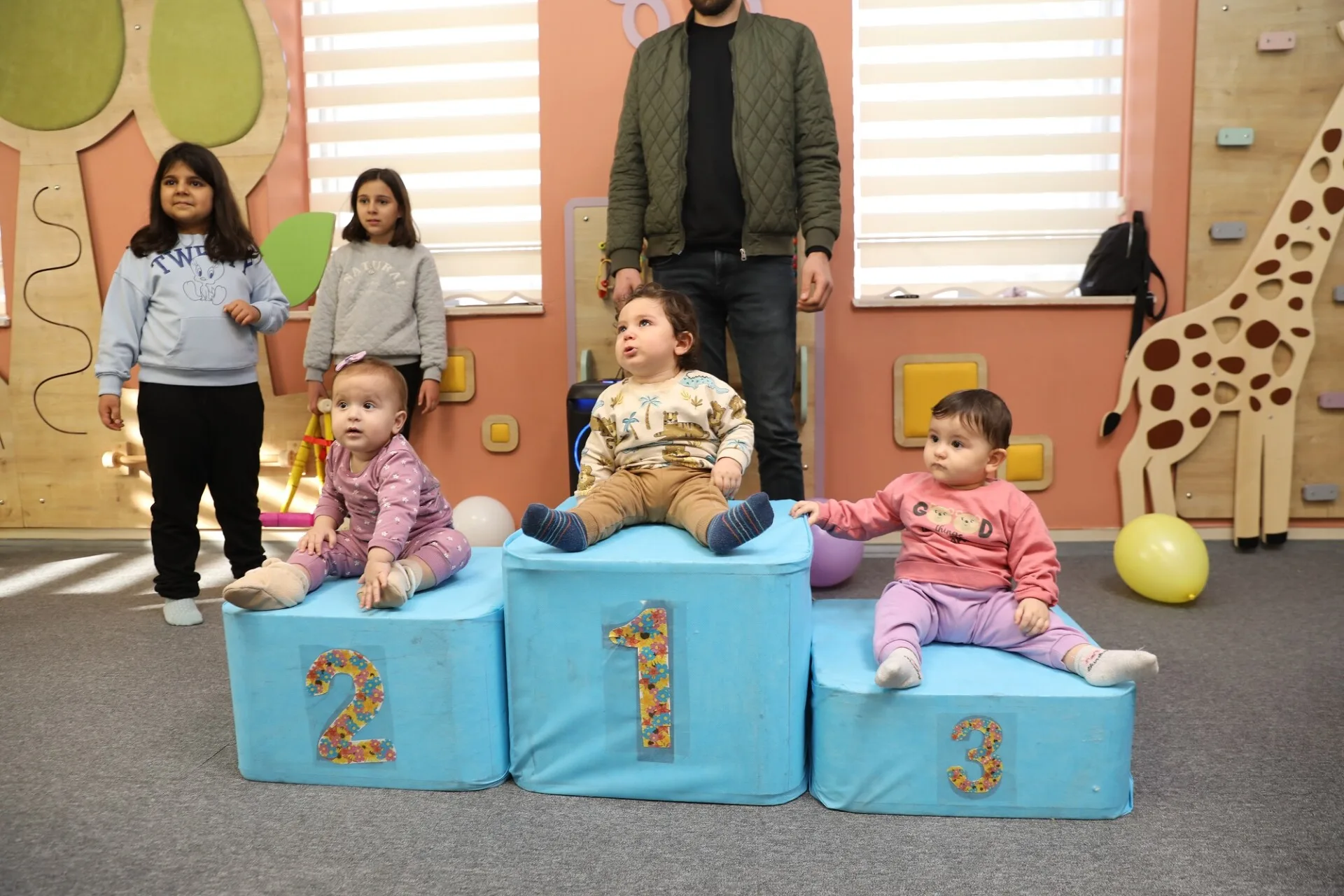 Gaziantep Bebek Kütüphanesi Emekleme Yarışması Renkli Görüntülerle Yapıldı
