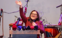 Başkan Şahin Şırnak’ta: Miniklere Tiyatro, Şehre Ekolojik ve Eğitim Müjdeleri!