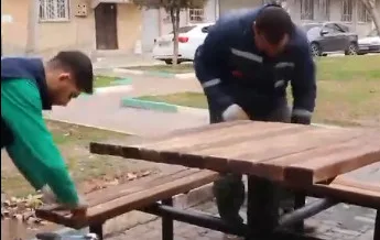 Şanlıurfa Haliliye’de Vandallar Parktaki Bankı Ateşe Verdi!