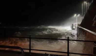 Fırtına, İskoçya’nın Bu Şehrine Zarar Verdi…