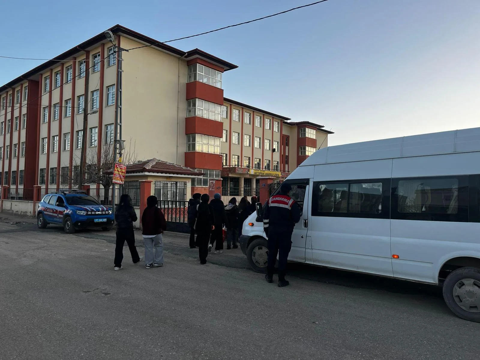 Jandarmadan Okul Önlerinde ve Sokaklarda Güvenlik Denetimi