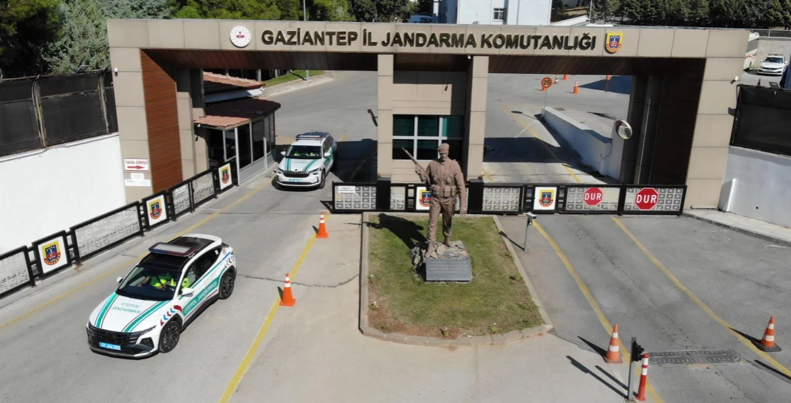 Jandarma Dedektifleri 213 Aranan Şahsı Yakaladı