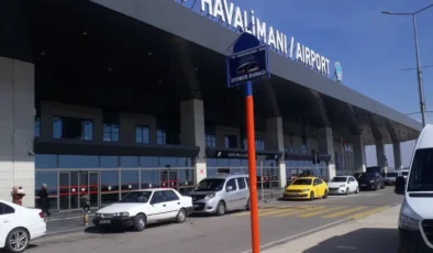 Gaziantep Havalimanı’na Nihayet Toplu Ulaşım! Otobüs Durağı Hizmete Girdi