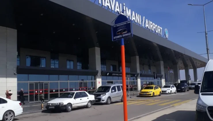 Gaziantep Havalimanı’na Nihayet Toplu Ulaşım! Otobüs Durağı Hizmete Girdi