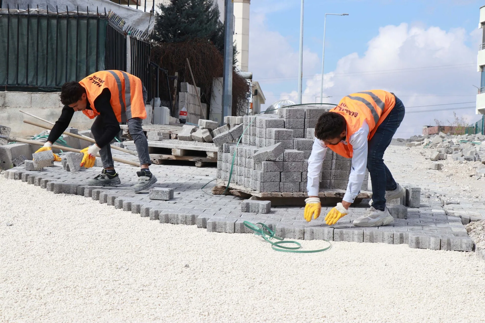 Haliliye’de Üstyapı Çalışmaları Yolların Konforunu Artırıyor 