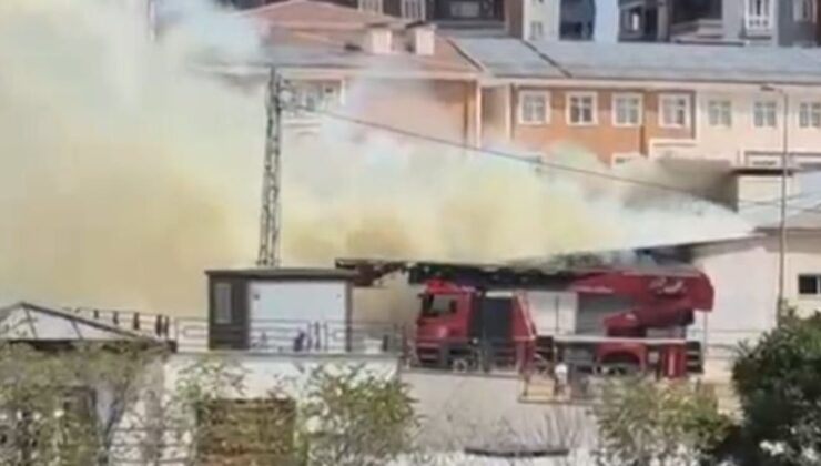 SON DAKİKA!! Gaziantep’te Korkutan Yangın! Lisenin çatısı alevler içinde kaldı.. VİDEO