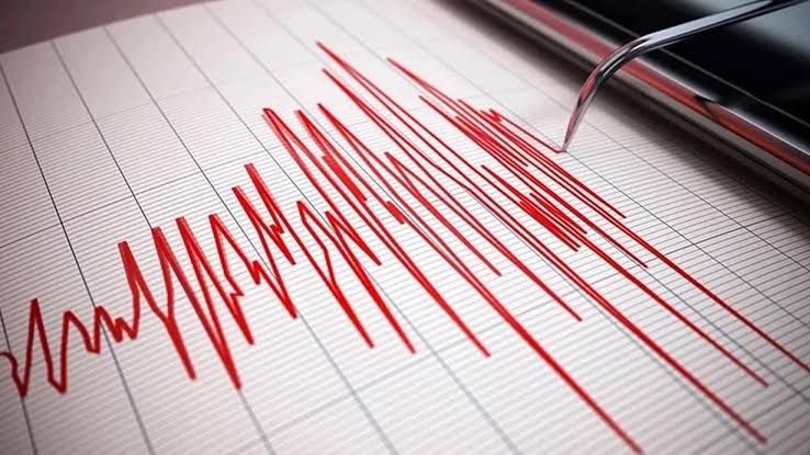 SON DAKİKA!! 8.8 büyüklüğünde Deprem oldu! İnsanlar nereye kaçacağını şaşırdı!