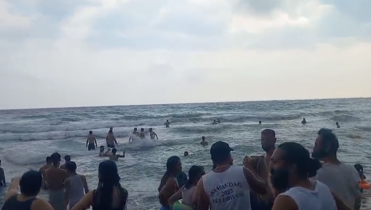 Yürekler ağza geldi! Cankurtaranlar son anda yetişti! VİDEO