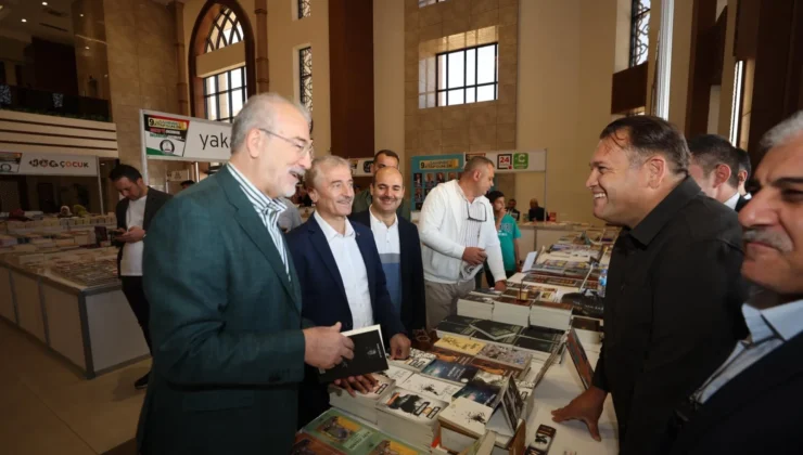 “Gazze’yi okumak, insanlığı okumak” temalı kitap fuarı kapılarını açtı 