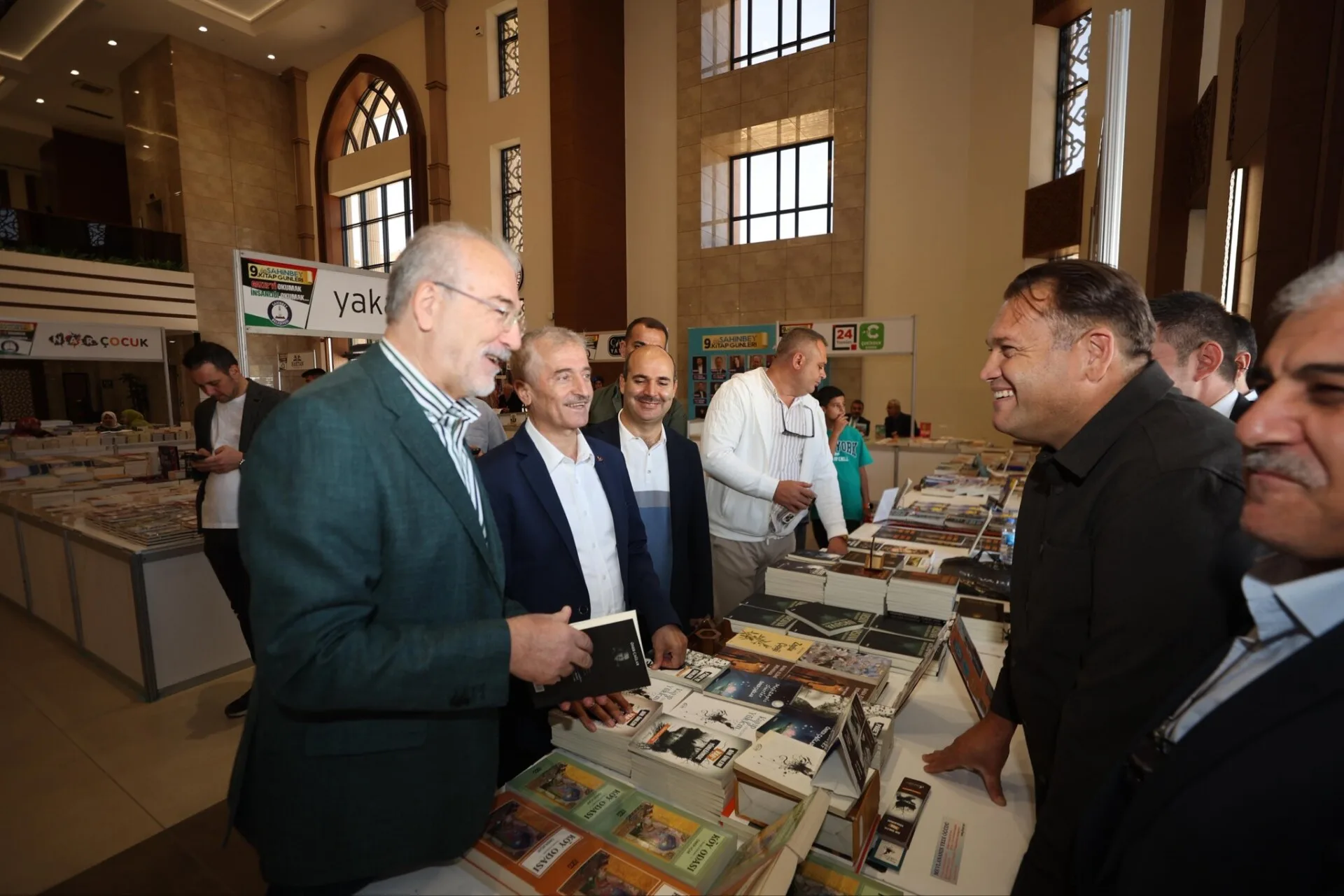 “Gazze’yi okumak, insanlığı okumak” temalı kitap fuarı kapılarını açtı 