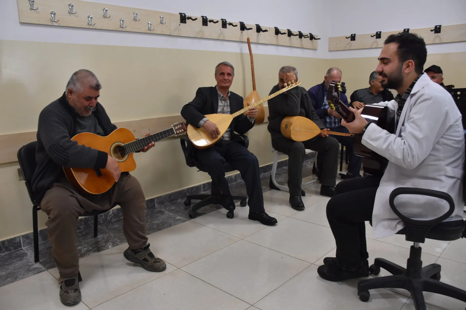 Güneydoğu’da Çiftçiler müzikle nefes alıyor